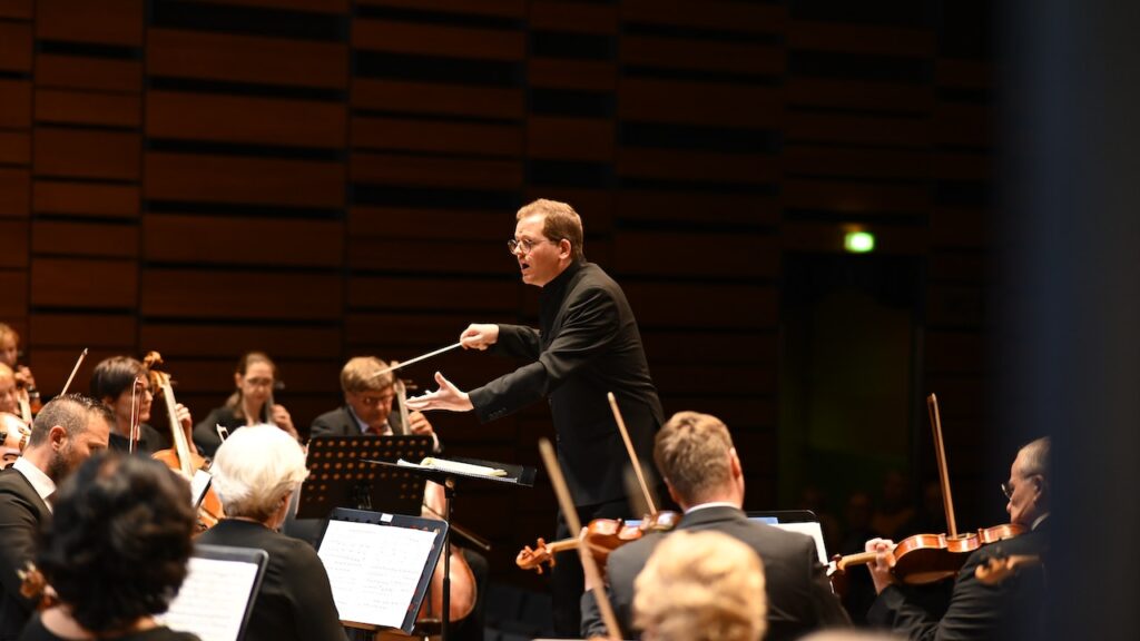 Orchestras in the Modern Era: Embracing Innovation and Diversity